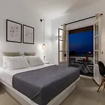 Uncle John's 4* Skopelos Town