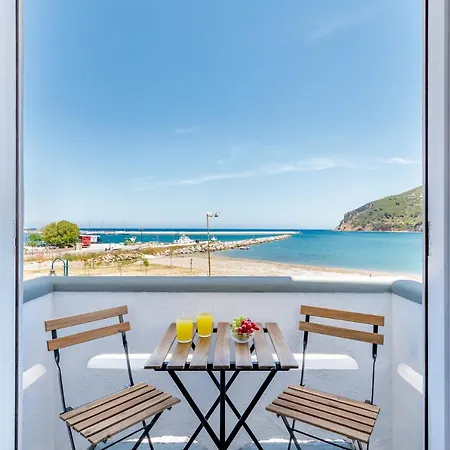 Uncle John's Città di Skopelos