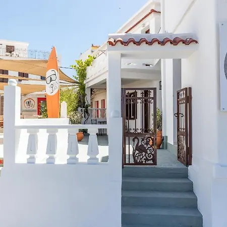 Uncle John's Πανσιόν Σκόπελος