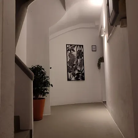 Uncle John's 3* Szkópelosz