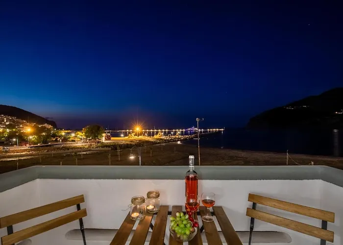 Uncle John's Guest house 4*