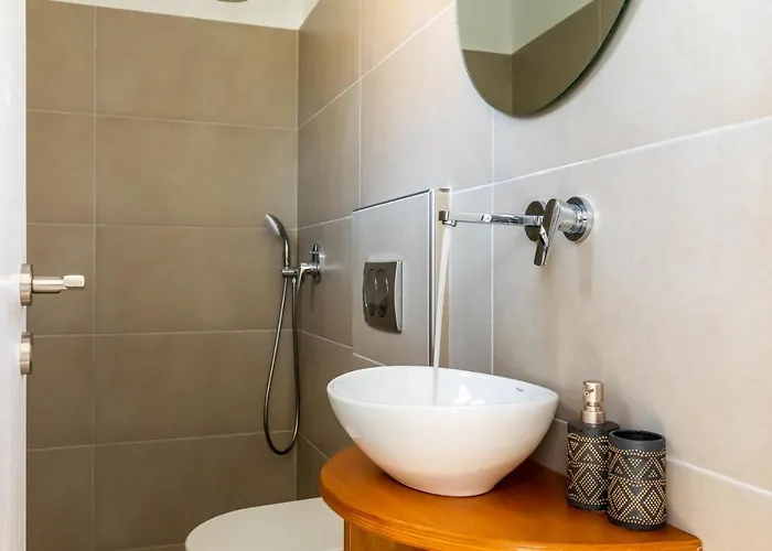 Guest house Uncle John's 4*