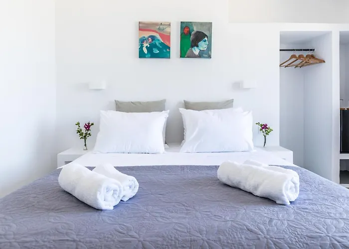 Uncle John's Guest house 4*