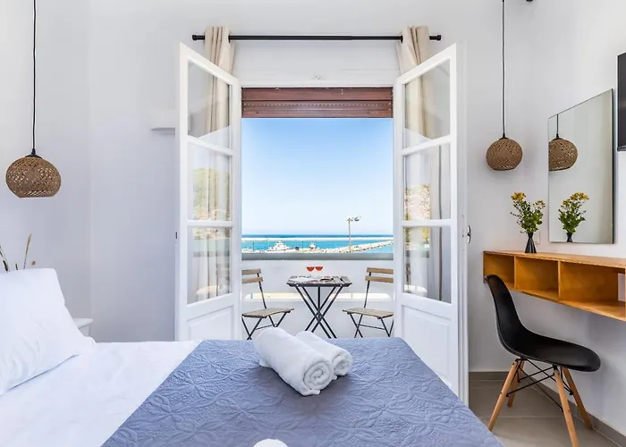 Uncle John's 4* Skopelos Town