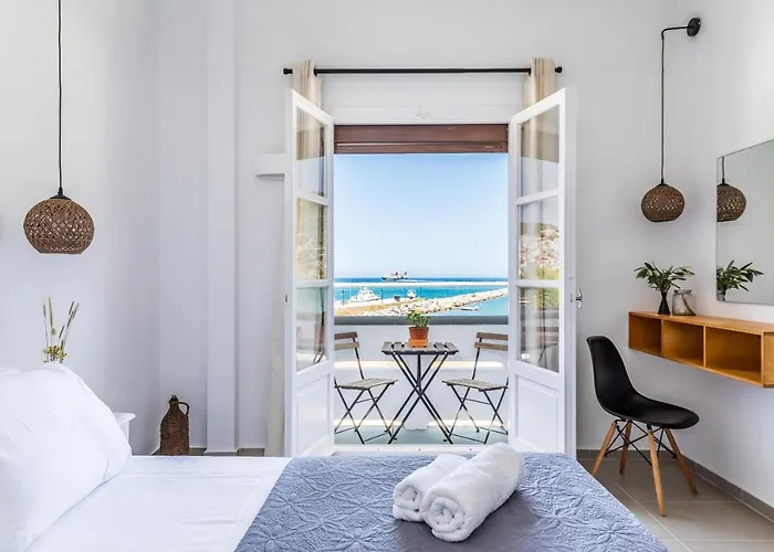 Uncle John's Guest house 4*