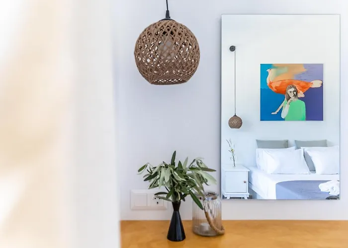 Uncle John's Guest house 4*